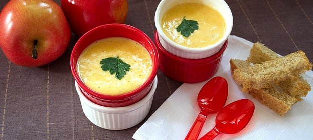 Болтунья на водяной бане с чесночными гренками