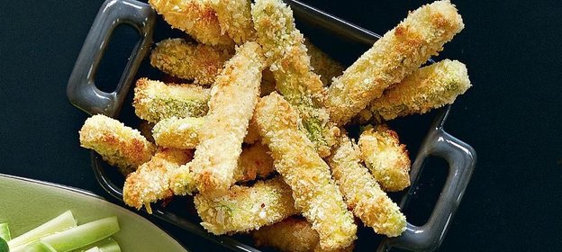 Палочки из кабачков в хрустящей панировке