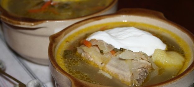 Щи с квашеной капустой и молодым щавлем