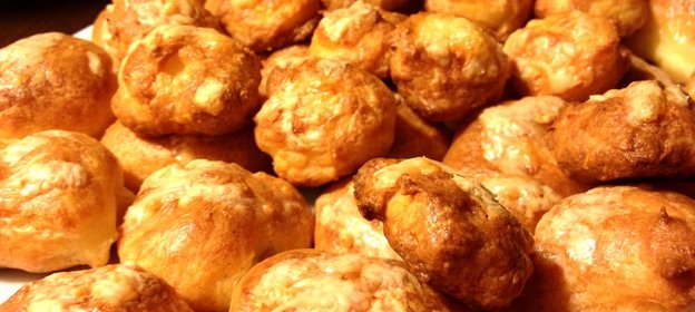 Гужеры (булочки из заварного теста с сыром)