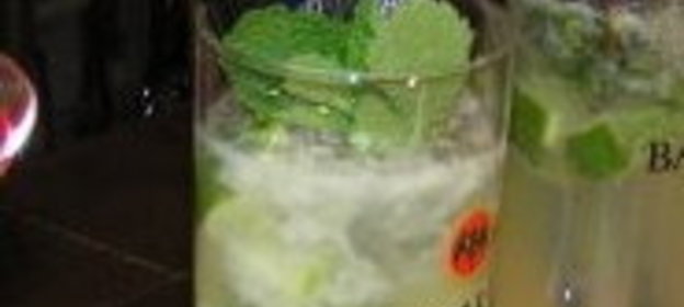 Баранина с солеными огурцами и картофелем