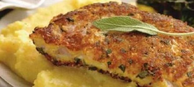 Свиные стейки в панировке