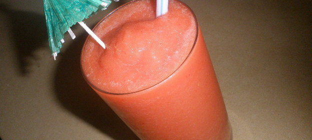 Жара придет, вы меня еще вспомните! Клубничный смузи (не для оценки)