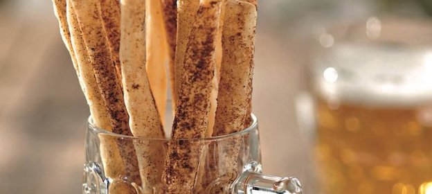 Палочки с красным и черным перцем