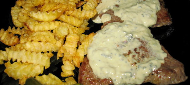 Стейки с соусом Рокфор