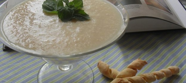 Грушевый суп-пюре с сырными палочками