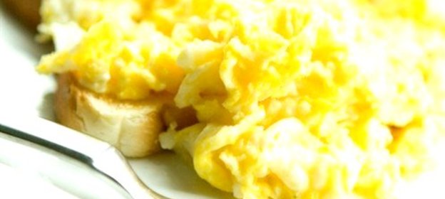 Болтунья с тертым сыром