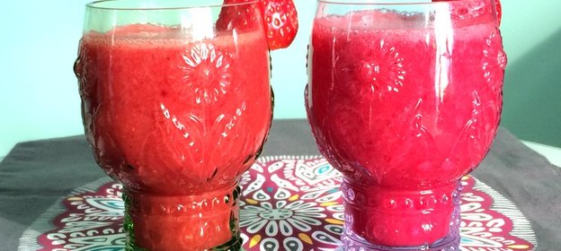 Клубнично-брусничный смузи