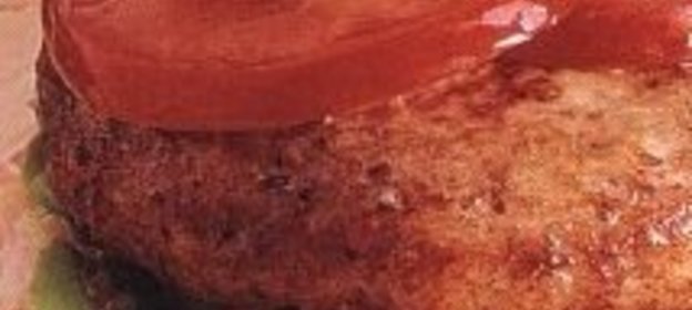 Пряные котлеты для бургеров, приготовленные на гриле