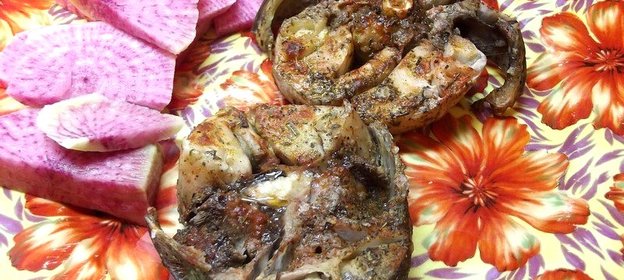 Стейки из сома в духовке