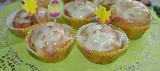 Булочки к празднику с цукатами для тех, кто боится печь куличи