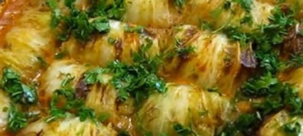 Голубцы из пекинской капусты, с индюшиным фаршем и рисом