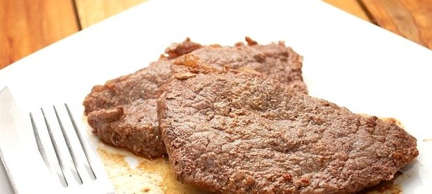 Стейк из говядины жареный