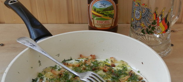 Яичница со шкварками и луком на трех жирах (флэшмоб НХЗС)