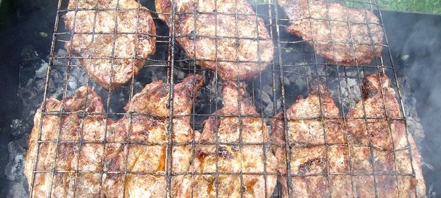 Стейк из говядины на мангале