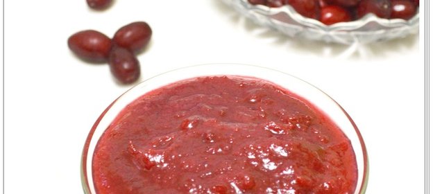 Заготовка из кизила, как основа для соусов или джема