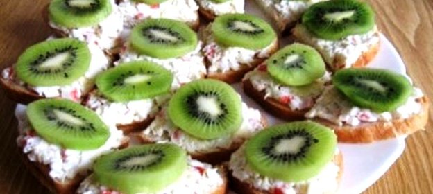 Бутерброды с крабовыми палочками