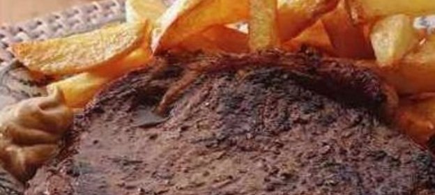 Жареные говяжьи стейки