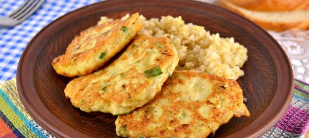 Куриные оладьи с кабачком