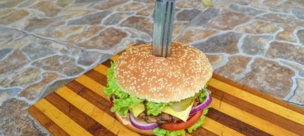 Гамбургер с куриной котлетой