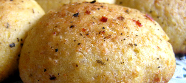 Гороховые булочки с оливковым маслом и травами