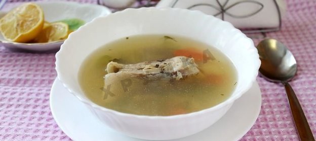 Рыбный суп уха из карася