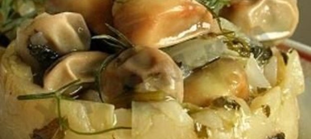 Оригинальный новогодний салат с артишоками