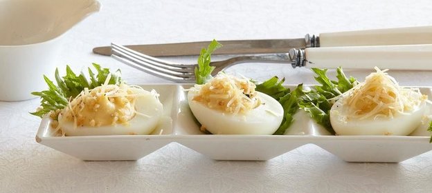 Фаршированные яйца Цезарь