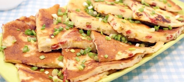 Сырные лепешки с начинкой