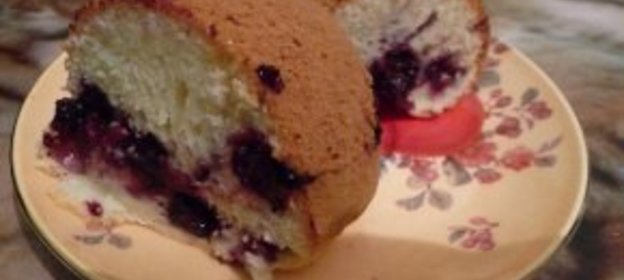 Кекс с черной смородиной