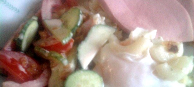 Глазунья с салатом