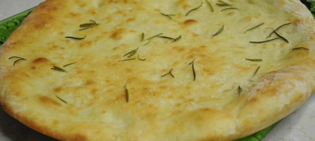 Лепешки с розмарином
