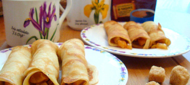 Яблочные крепы к утреннему кофе