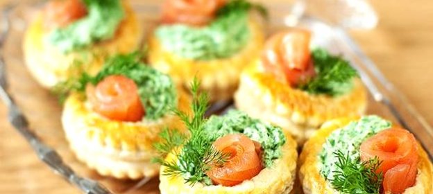 Тарталетки с лососем