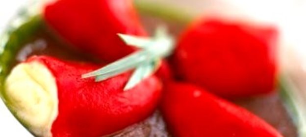 Соленая треска с перцем и томатным соусом