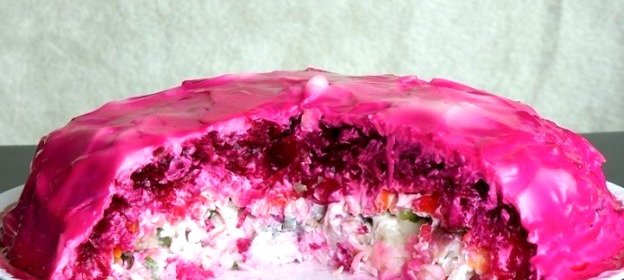 Cеледка под шубой с жареным луком