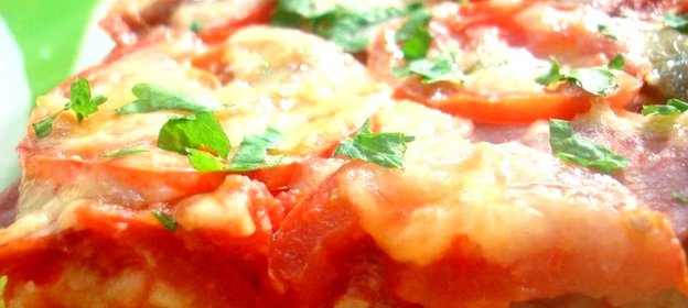 Пицца на творожно-кефирном тесте