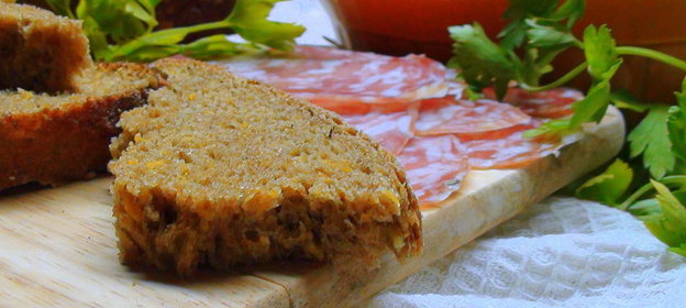 Хлеб тыквенный из цельнозерновой муки с клетчаткой и с отрубями… Полезный, одним словом и вкусный!