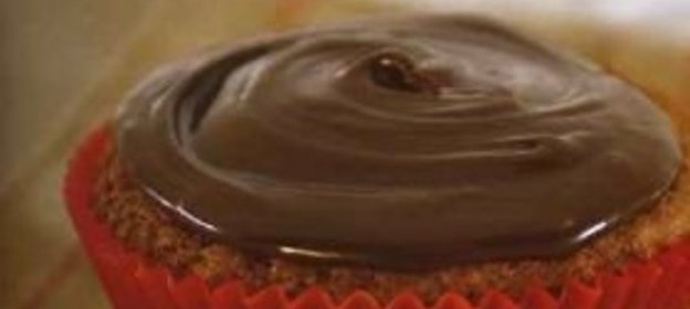 Зеленые щи с мясом и грибами