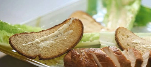 Салат Цезарь в стиле фьюжн