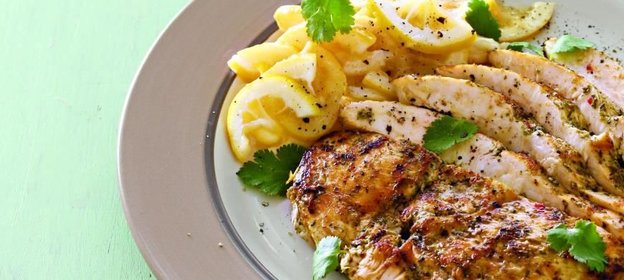 Куриное филе в маринаде чермула