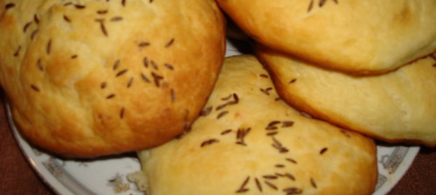 лепешки из брынзы с тмином