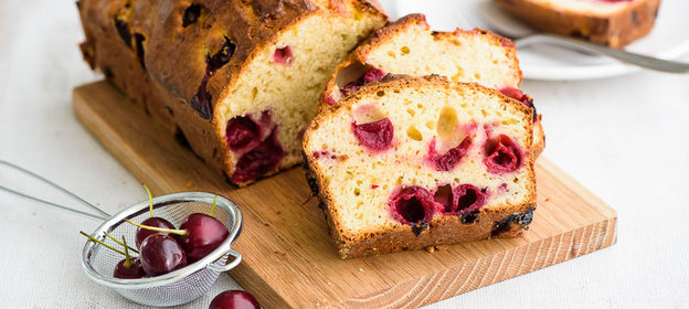 Творожный кекс с вишней