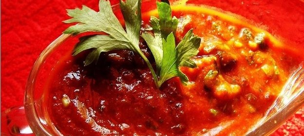 Сацебели на курином бульоне