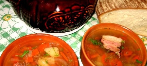 Овощной суп с копченой грудинкой в горшке