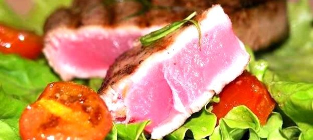 Стейк из красной рыбы