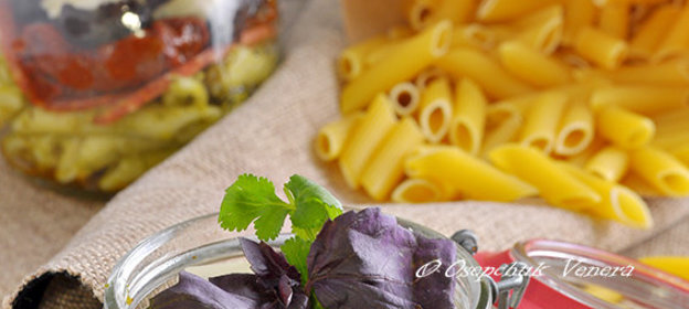 Пенне-салат в банке Средиземноморские мотивы