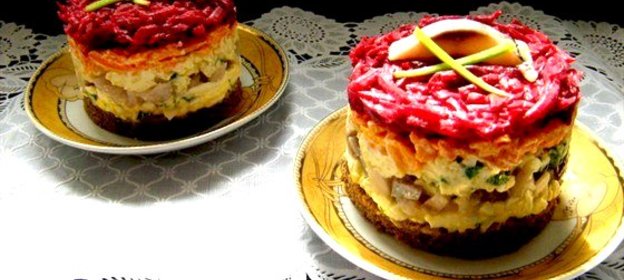 Селедка под шубой на бородинском хлебе