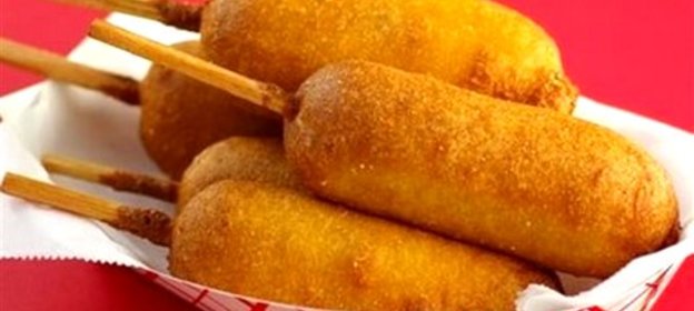 Сосиски в тесте на палочке