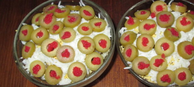 Булочка с яблоками, сыром и грецкими орехами